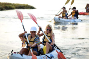 Grupo en travesía Kayak con Flecha Extreme