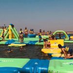 Parque acuático flotante en Huelva