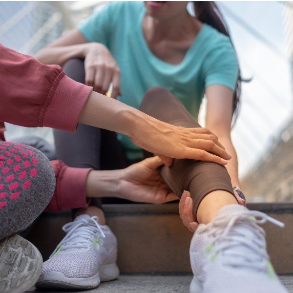 PRIMEROS AUXILIOS EN INSTALACIONES DEPORTIVAS